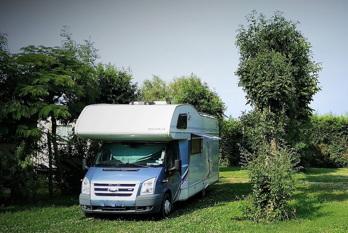 Obytný vůz / karavan + auto